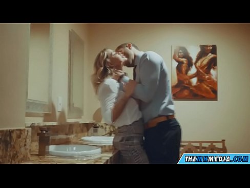 ❤️ Uma blonde obugaxayo ekuyenga endlini yangasese yomphakathi Izocansi ezinhle ku-porn zu.vbdsm.ru ❌️❤